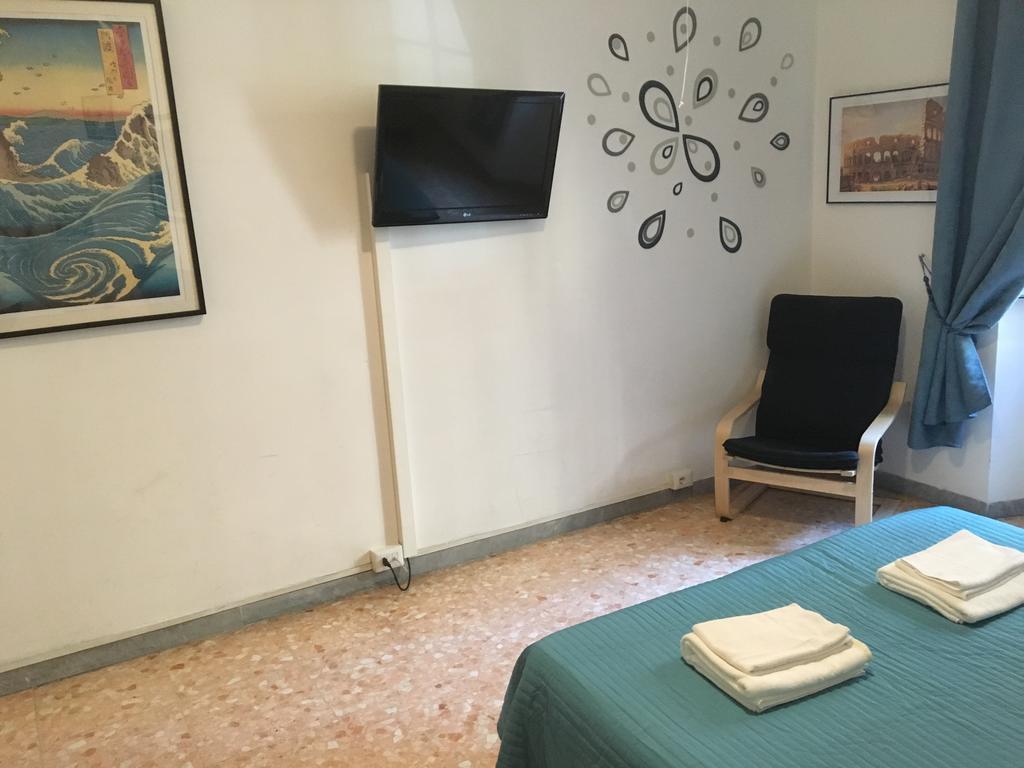 Delightful Apartment 100 Meters From The Colosseum Dış mekan fotoğraf